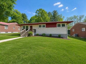 Building Photo - Charming Updated Home Near Christiansburg Shopping and Dining