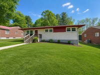 Building Photo - Charming Updated Home Near Christiansburg Shopping and Dining