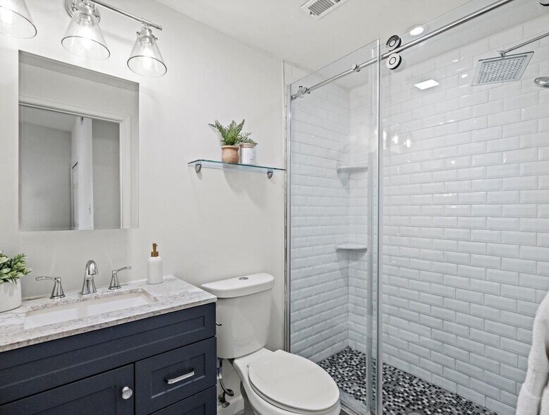 Building Photo - 115 Rhode Island Ave NW