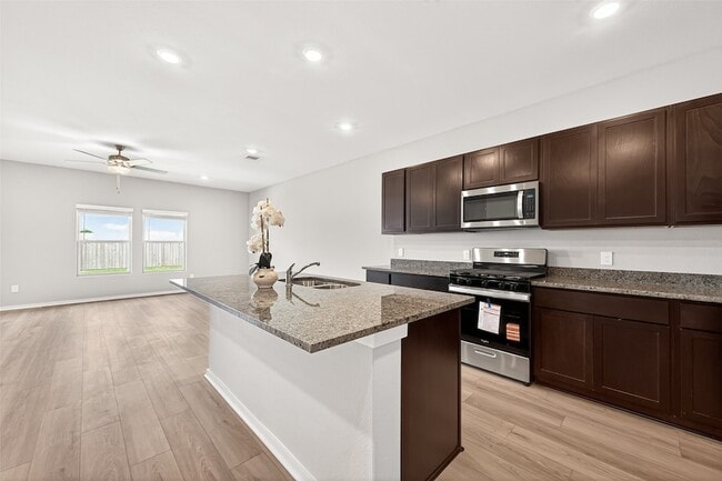 Building Photo - 5330 Buffalo Grass Ln