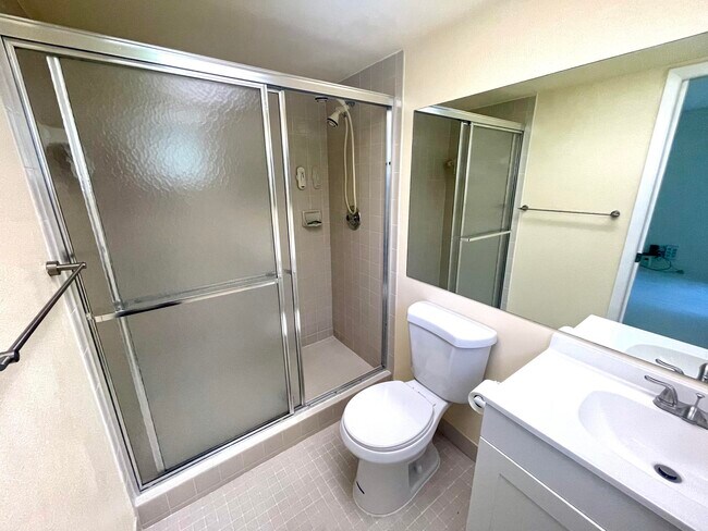 Building Photo - 5130 Las Verdes Cir