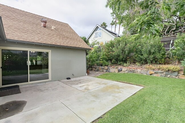 Building Photo - San Carlos West 2story with Canyon Views 5...