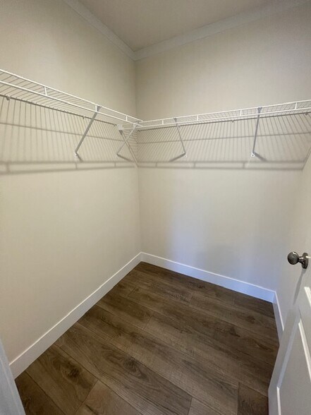 Building Photo - 30 Bellwood Dr