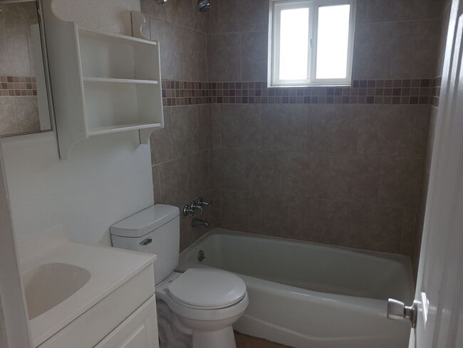 Building Photo - AFFORDABLE!!