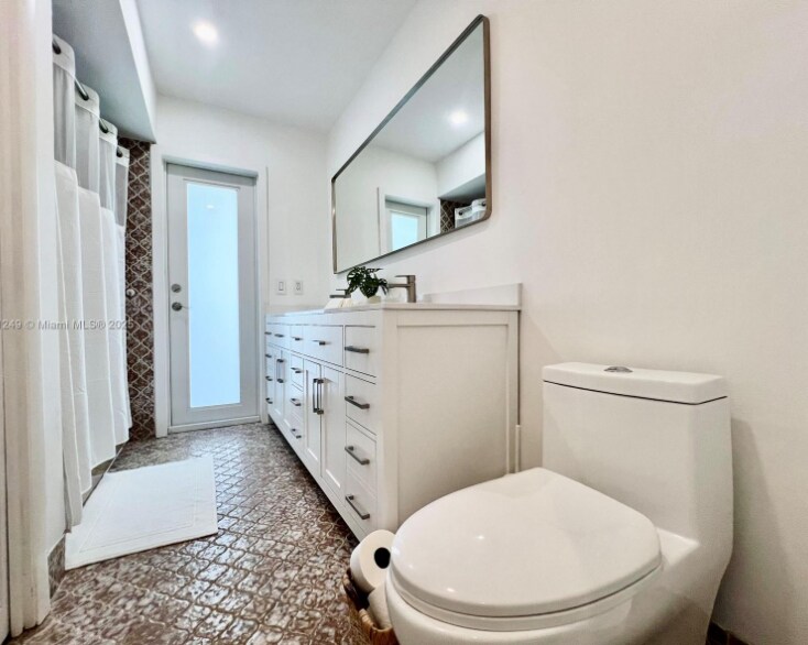 Building Photo - 14605 SW 75th Ave