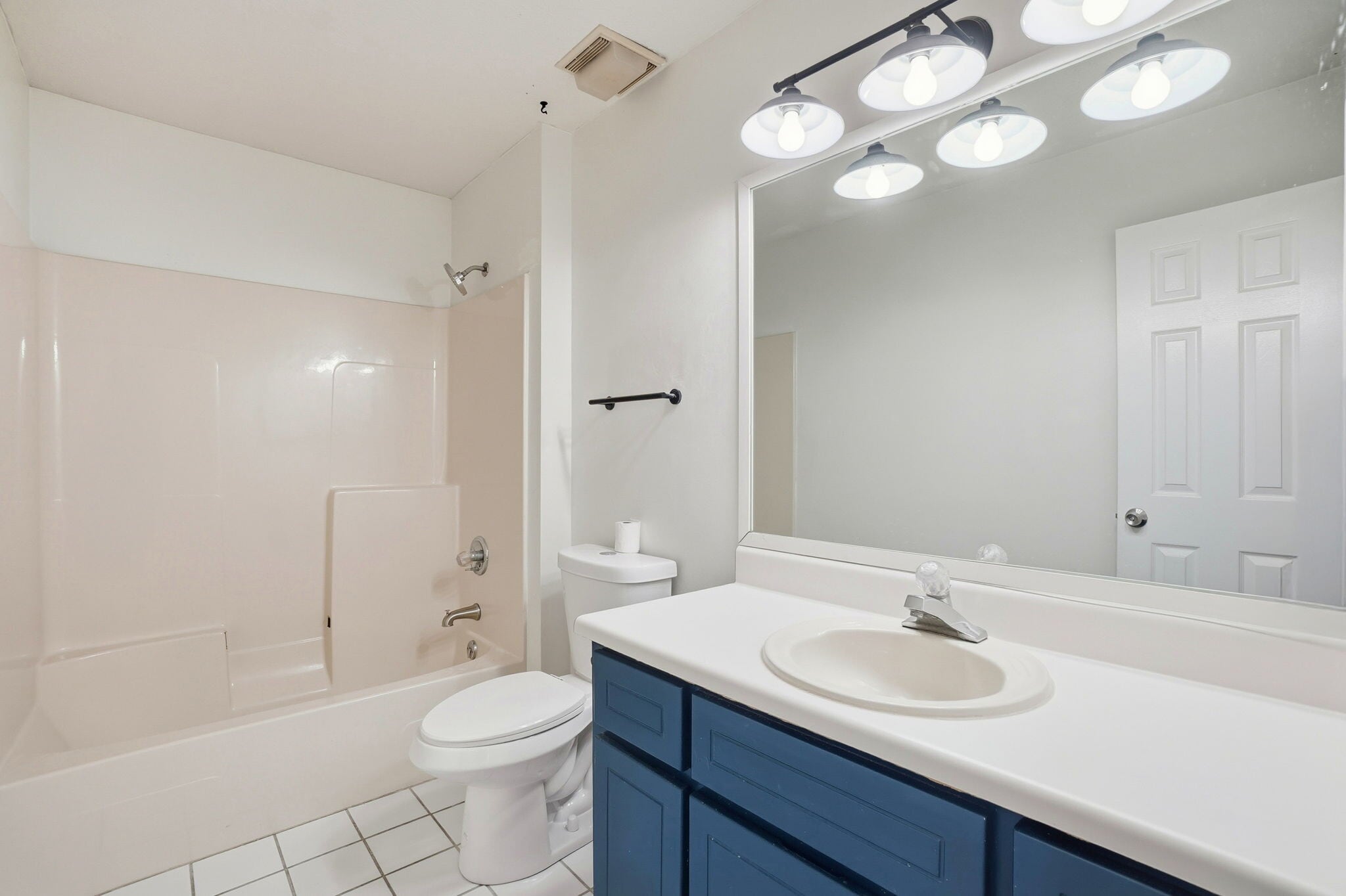 Building Photo - 2107 Geralo Ln