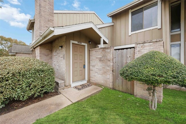 Primary Photo - 12033 Bob White Dr