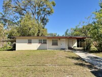 Building Photo - 3 Bedroom with HUGE Yard near I-4 and Alta...