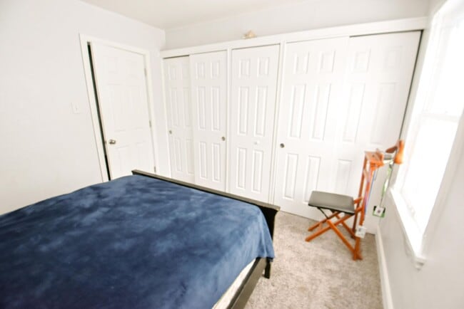 Building Photo - 3 bedroom home located 1 mile from the University of Notre Dame