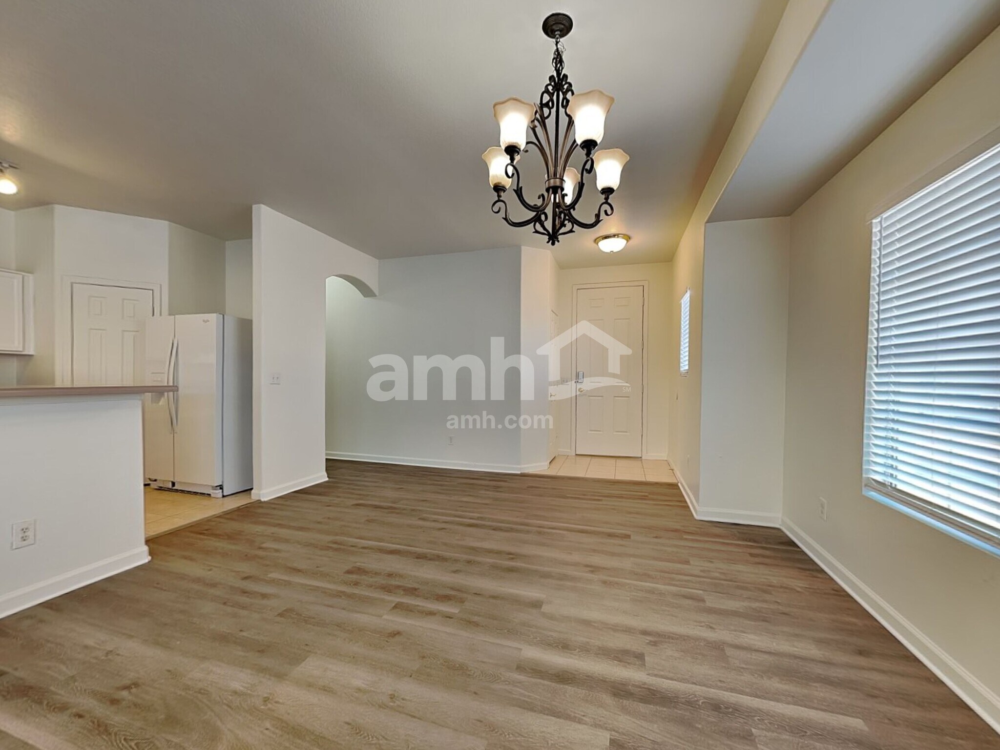 Building Photo - 2541 E La Costa Dr