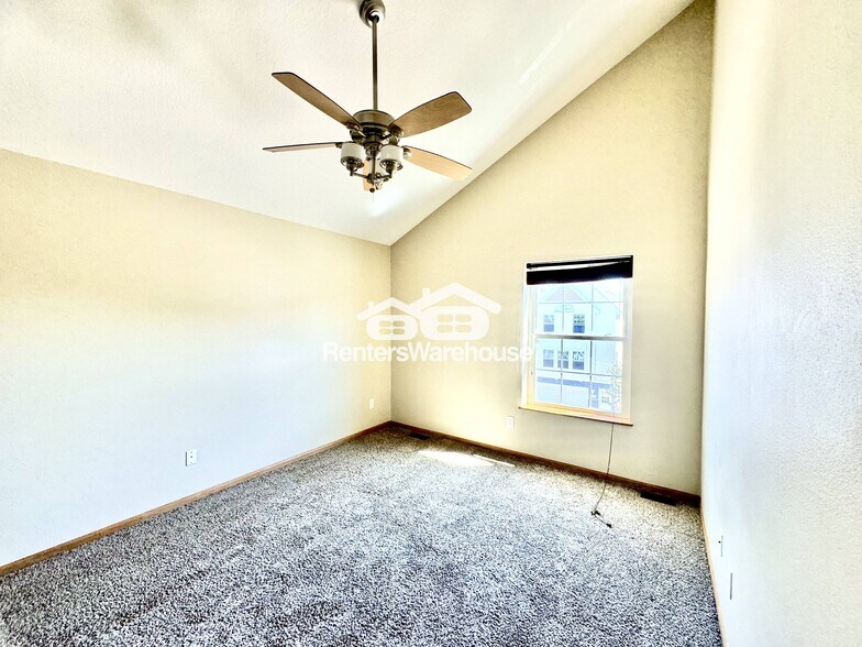 Building Photo - 1228 SE Village View Ln