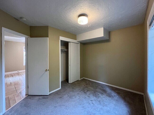 Building Photo - Outdoor Oasis: Charming 3 Bed 2 Bath House!