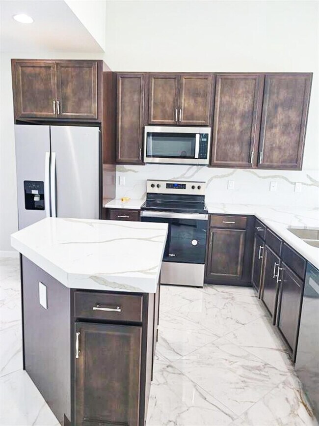 Building Photo - 5300 Thatcher Ct