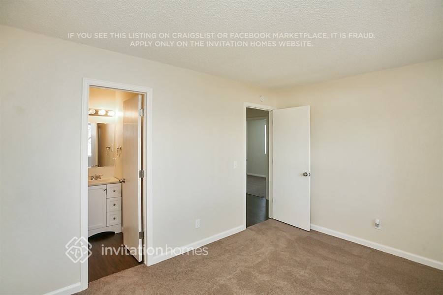 Building Photo - 16152 E Radcliff Pl