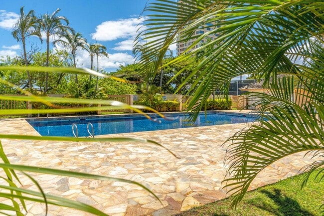 Building Photo - 1060 Kamehameha Hwy