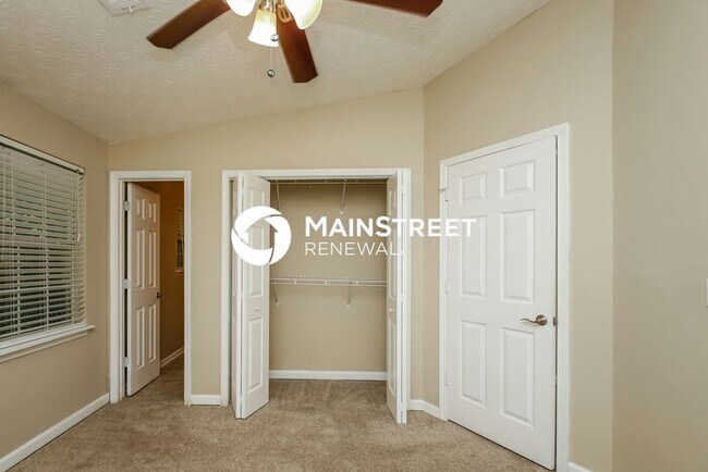 Building Photo - 3 Bedroom Pet-Friendly Home in Douglasville, GA with Main Street Renewal