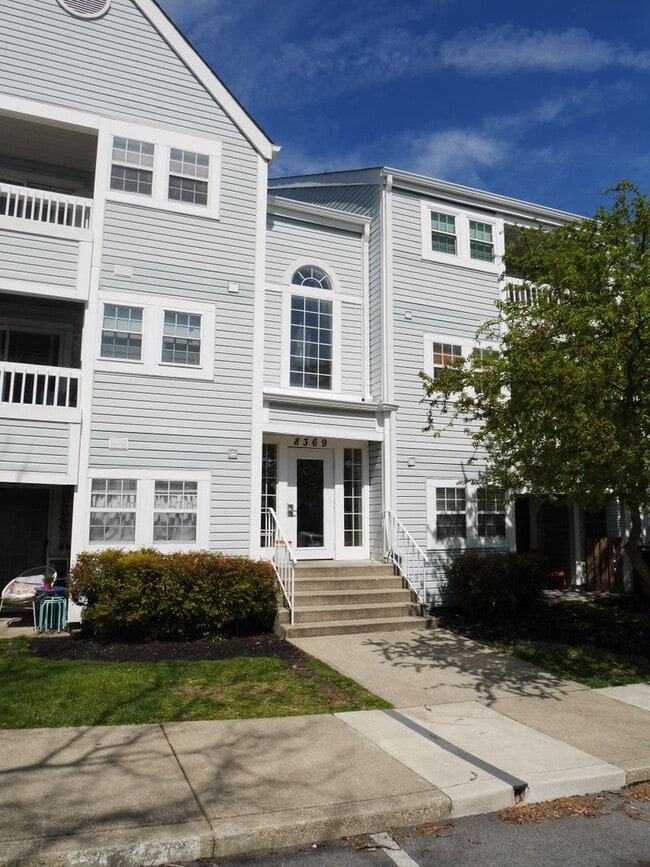 Building Photo - 2 Bedroom Condo Located in Villages of Montgomery Run- Ellicott City