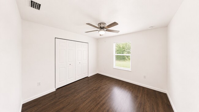 Building Photo - Charming 3 Bedroom, 2 Bathroom Home for Rent in Summerfield, FL