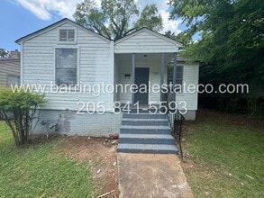 Building Photo - 726 19th St S