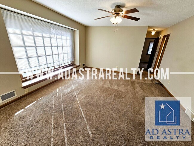 Building Photo - Spacious Duplex in Independence-Available ...
