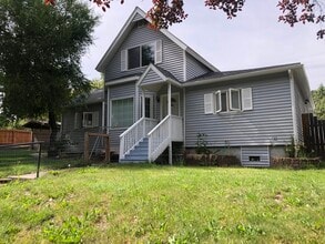 Building Photo - 308 NW Webb St