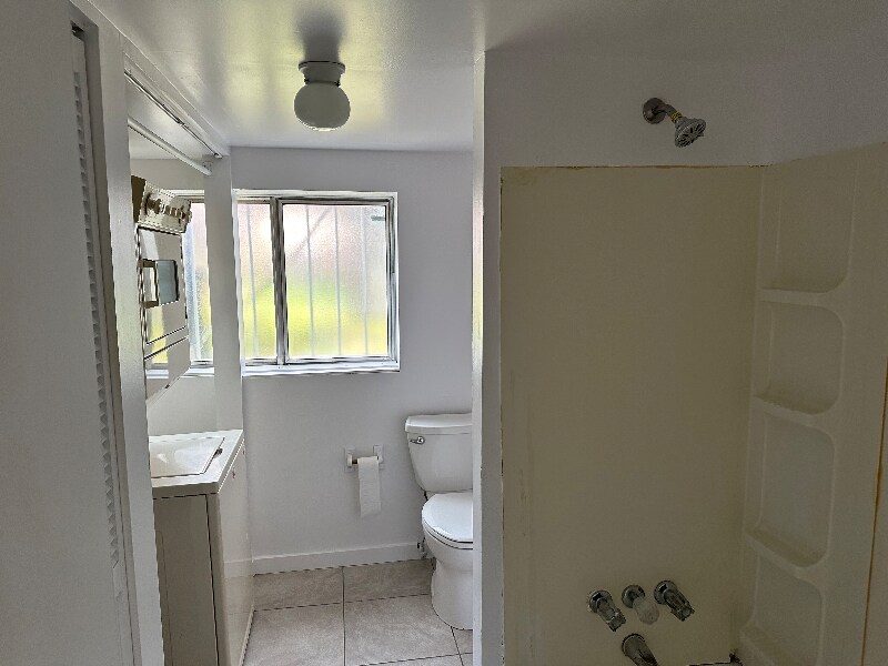 Building Photo - 4981 Greentree Way W