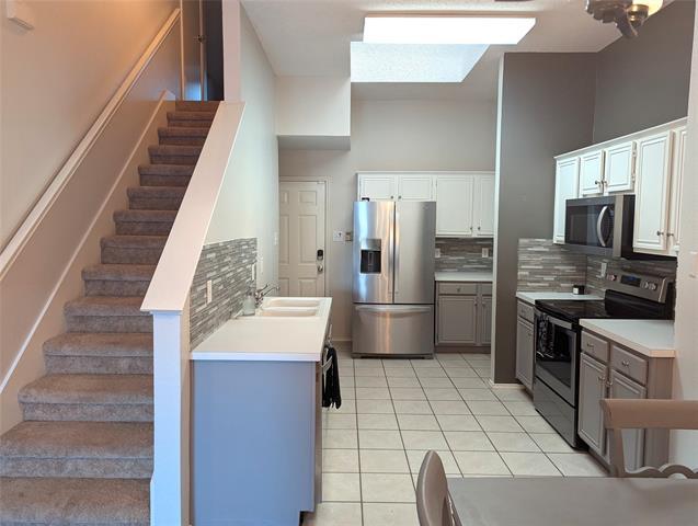 Building Photo - 528 Timber Way Dr