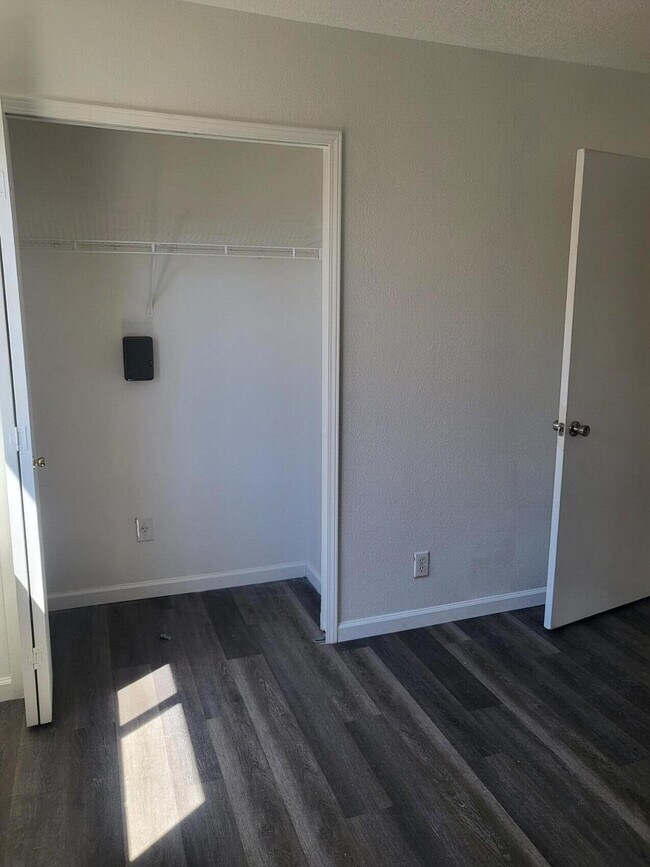 Building Photo - 3008 Laurel Meadows Dr