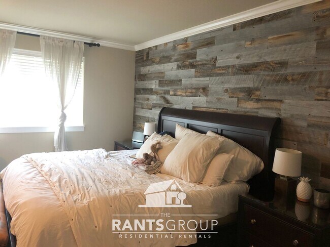 Building Photo - Beautiful Tumwater Home with Stunning Kitchen & Spacious Layout