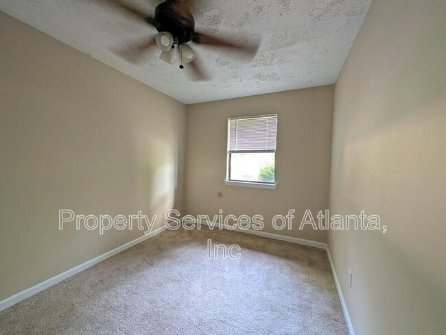 Building Photo - 4341 Old Lake Dr