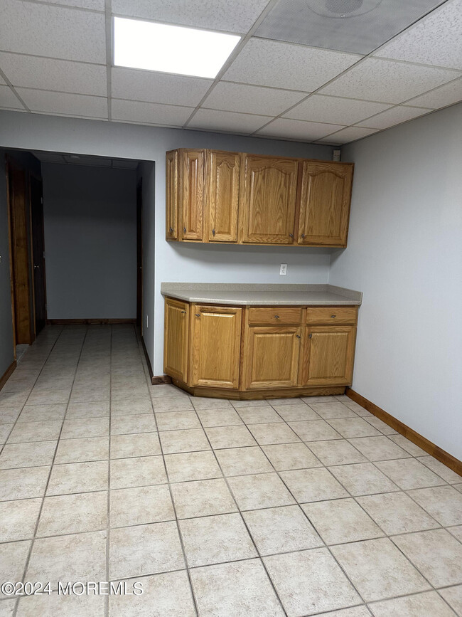 Building Photo - 31 Pettit Ave