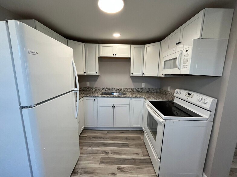 Kitchen - 1534 Saint John St