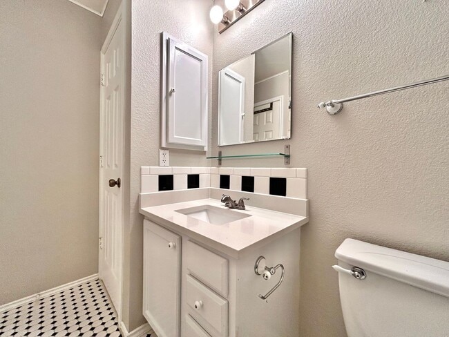 Building Photo - Charming 3-Bed Georgetown Home Near Downtown & Parks