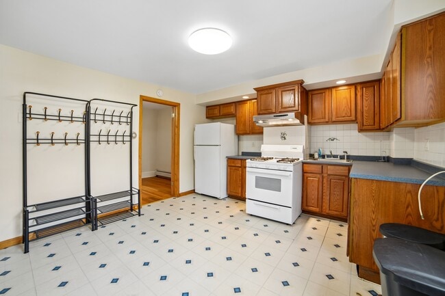 Building Photo - 438 2nd St