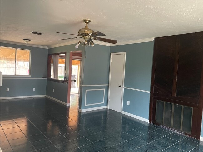 Building Photo - 10751 Corona Ln