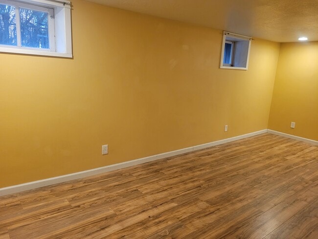 Building Photo - 511 Eddy Ave