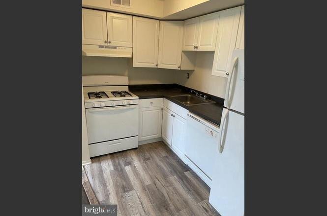 Building Photo - 7758 Rockwell Ave