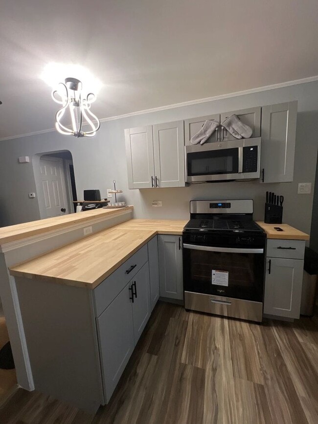 Building Photo - 2325 S 11th Ave