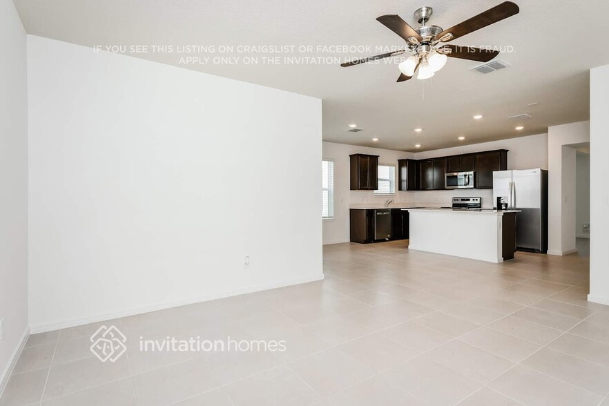 Building Photo - 2021 Tohoqua Blvd