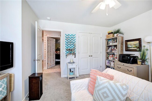 Building Photo - 286 Belmont Dr