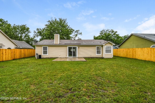 Building Photo - 8155 Teaticket Dr