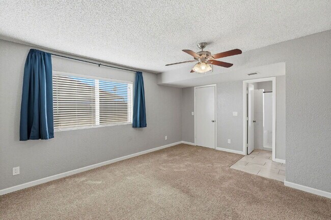 Building Photo - 1056 S Lazona Dr