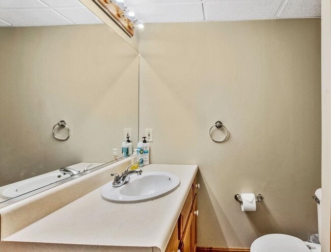 Building Photo - 34 Robin Way