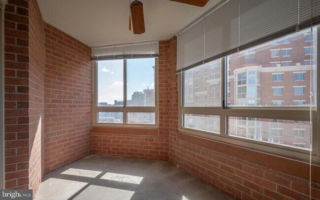 Building Photo - 2151 Jamieson Ave