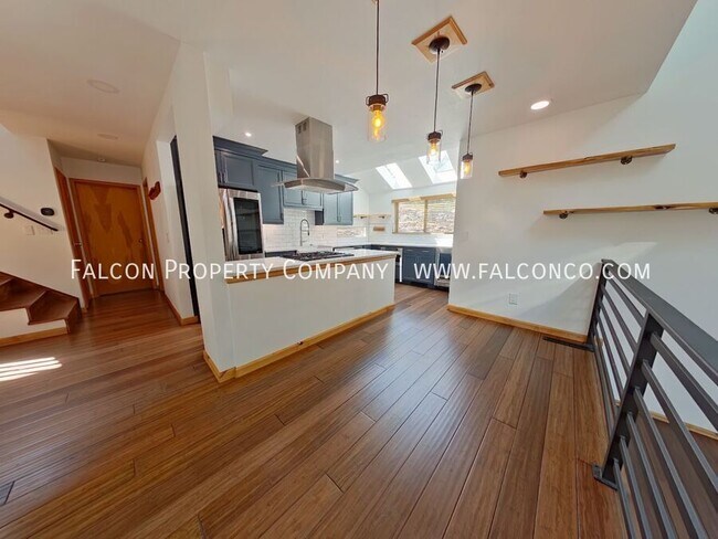 Building Photo - 122 Dolomite Dr