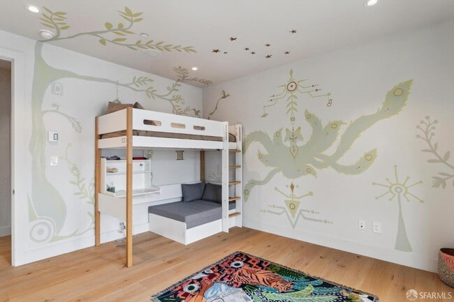 Building Photo - 754 Lake St