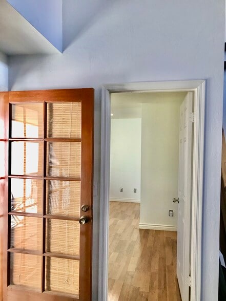 Access to Balcony - 7800 E Lincoln Dr