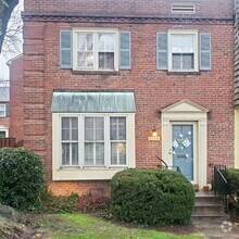 Building Photo - 2 Bedroom 2.5 Bath Condo in Chevy Chase