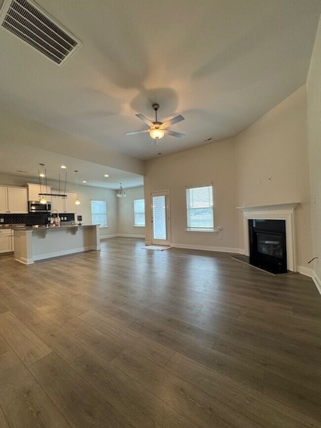 Building Photo - 208 S Merganser Dr