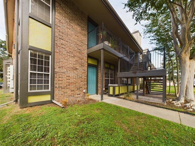 Building Photo - 7685 Northcross Dr